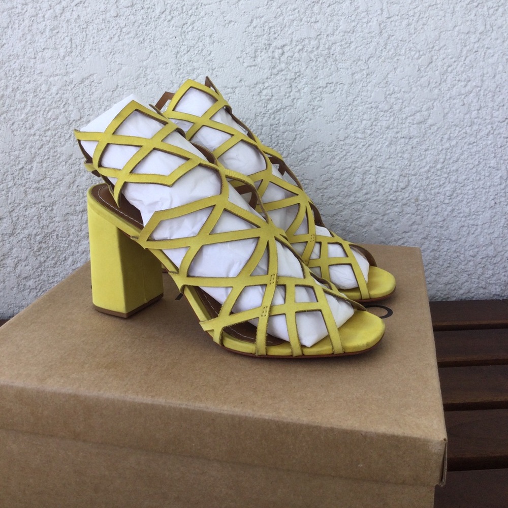 Carrano double ankle strap caged block heel sandal size 8.